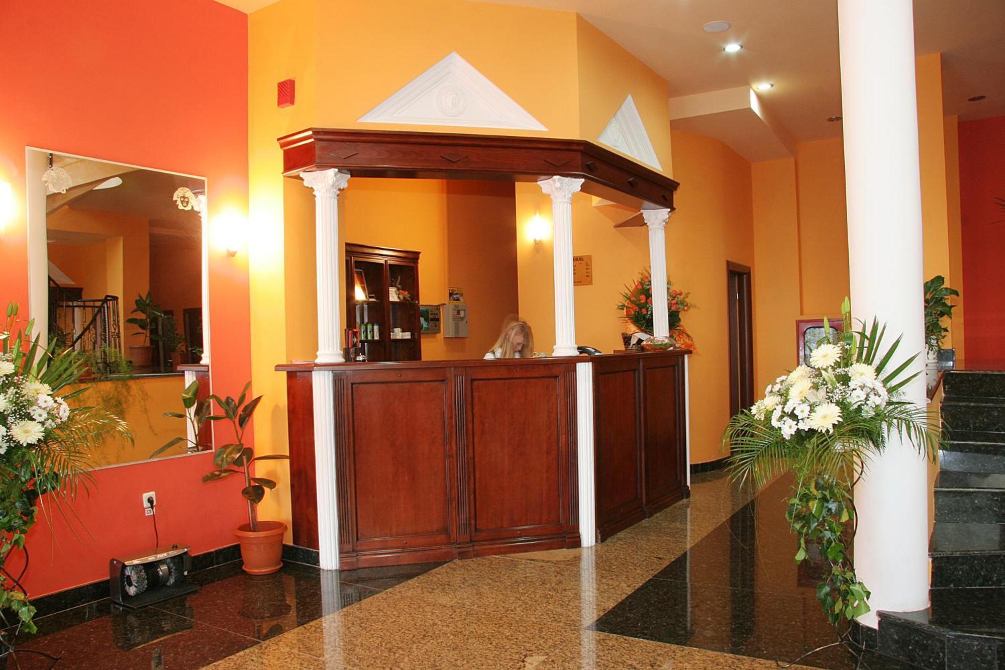 Hotel Coral Сату-Маре Екстер'єр фото