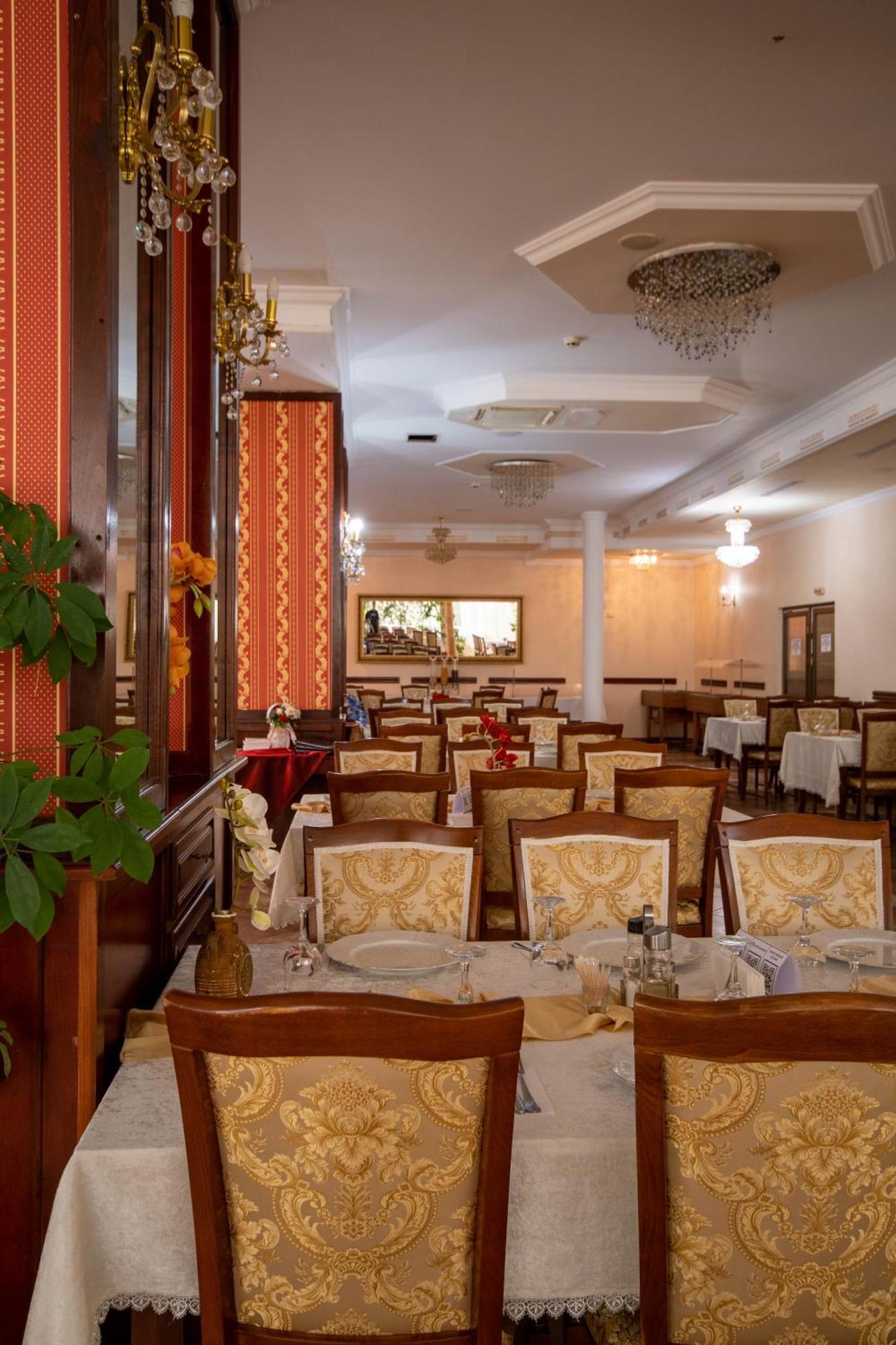 Hotel Coral Сату-Маре Екстер'єр фото