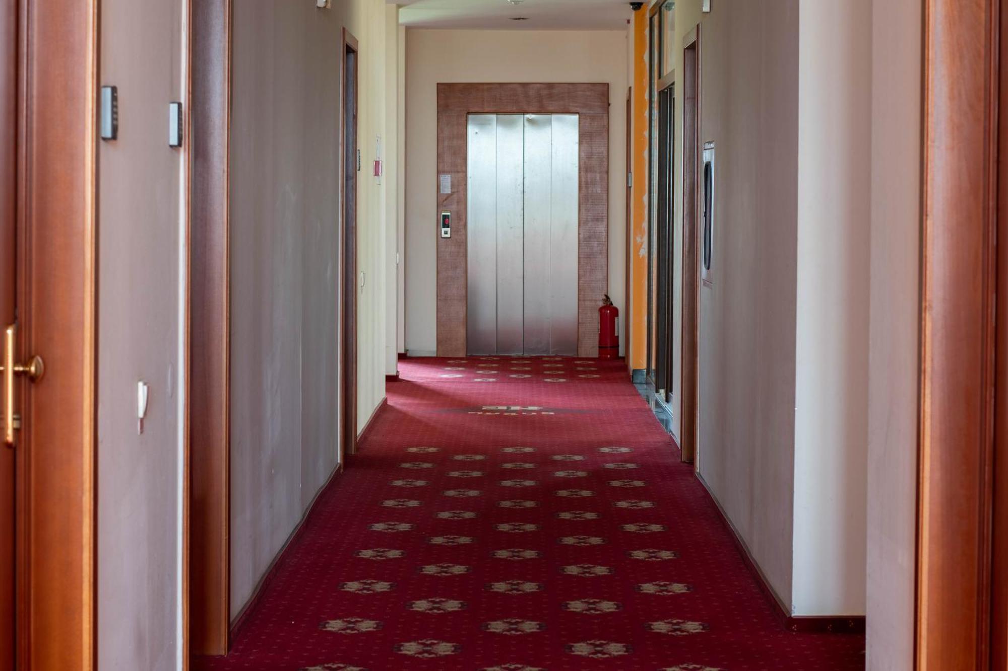 Hotel Coral Сату-Маре Екстер'єр фото