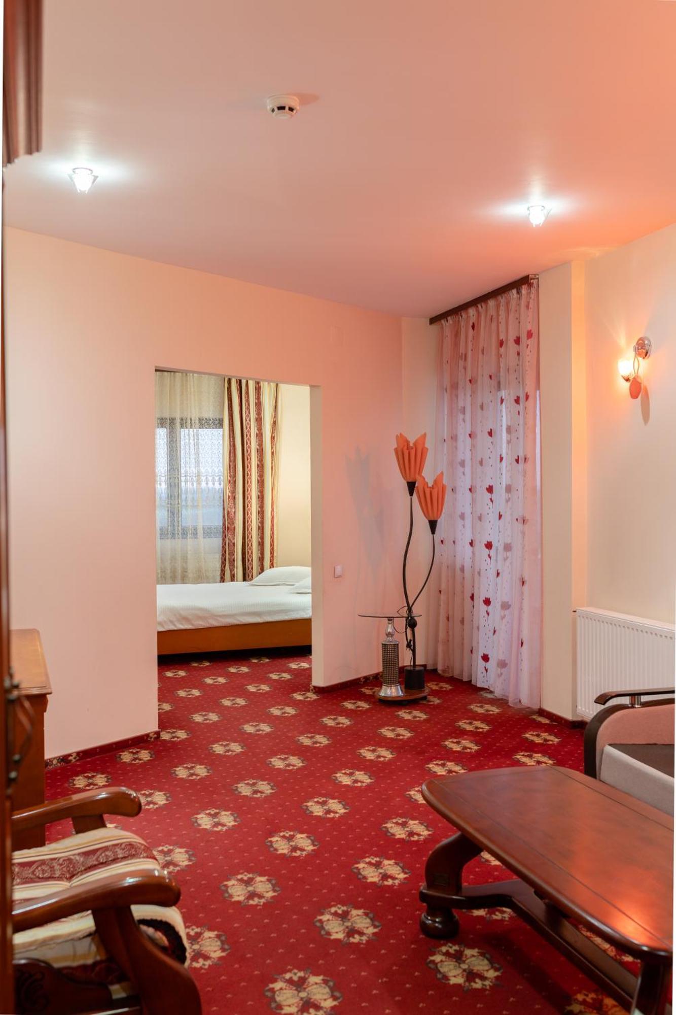 Hotel Coral Сату-Маре Екстер'єр фото