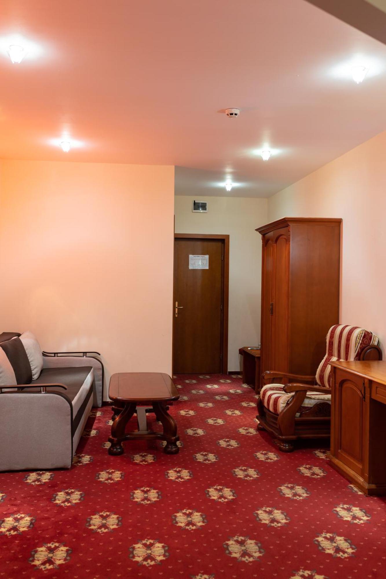 Hotel Coral Сату-Маре Екстер'єр фото