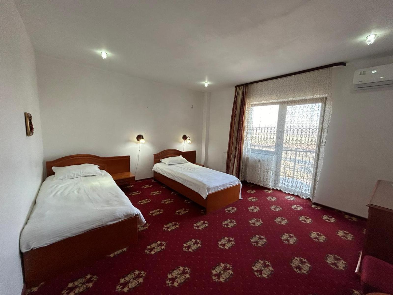 Hotel Coral Сату-Маре Екстер'єр фото
