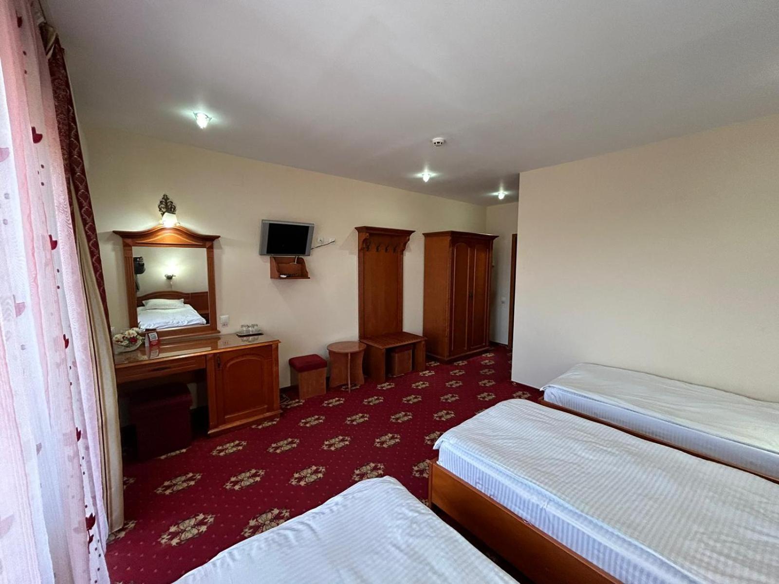 Hotel Coral Сату-Маре Екстер'єр фото