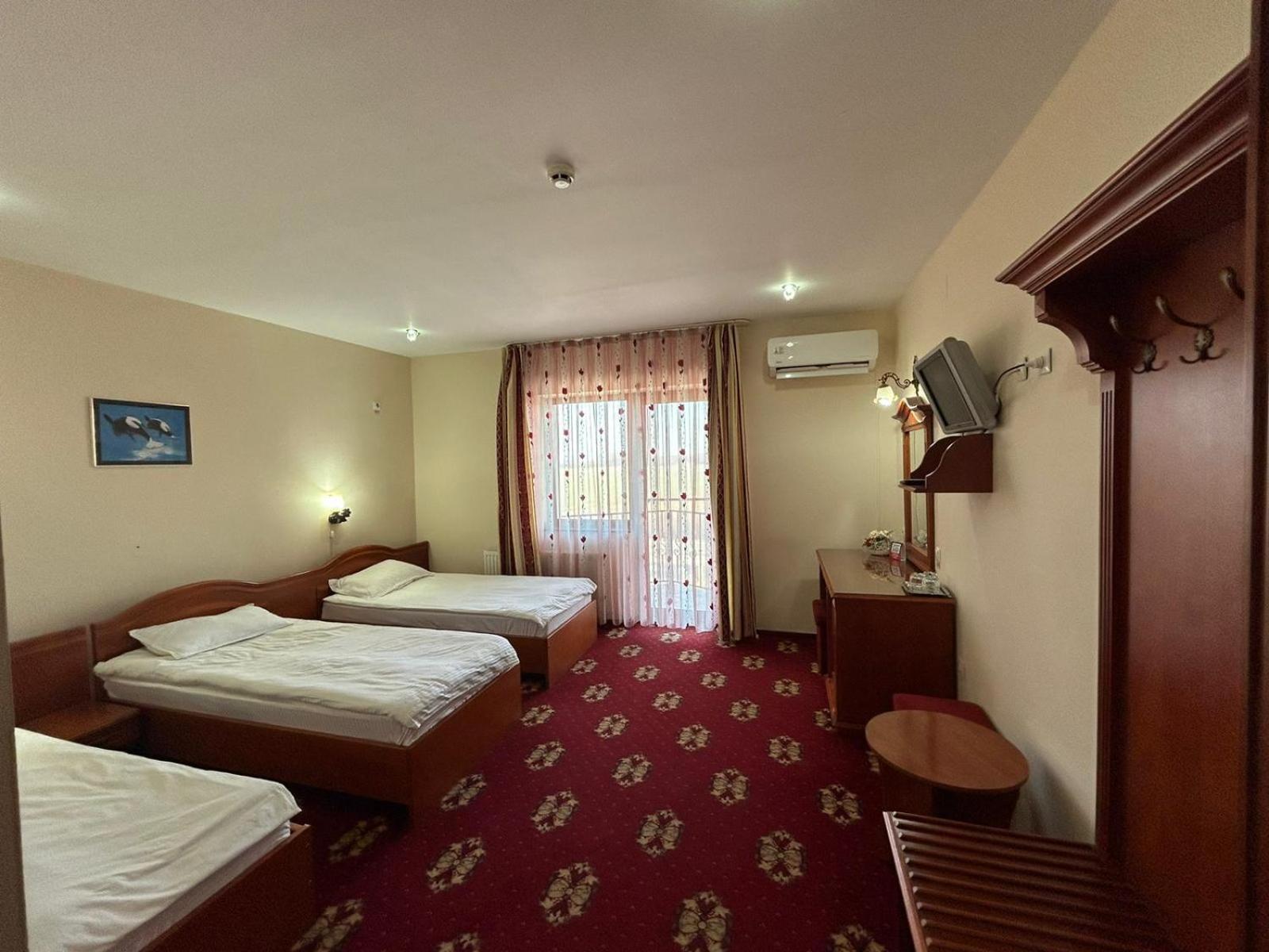 Hotel Coral Сату-Маре Екстер'єр фото