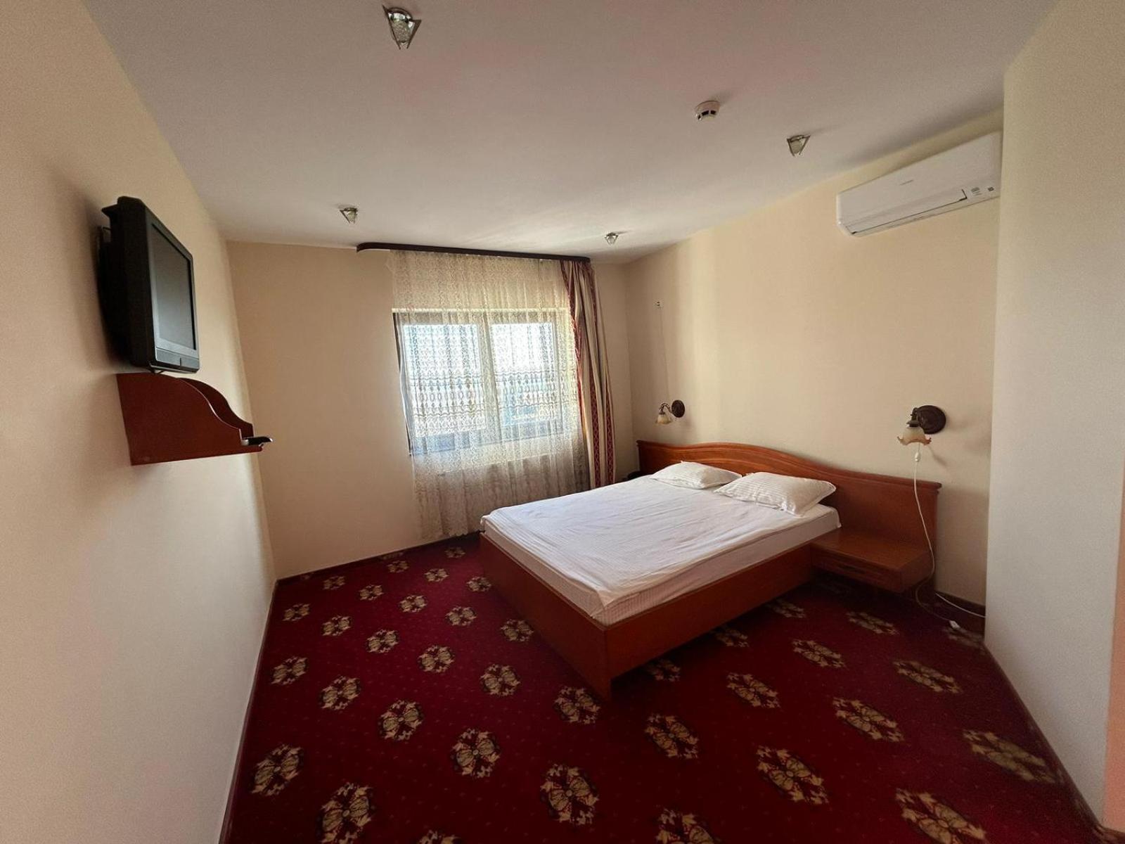 Hotel Coral Сату-Маре Екстер'єр фото