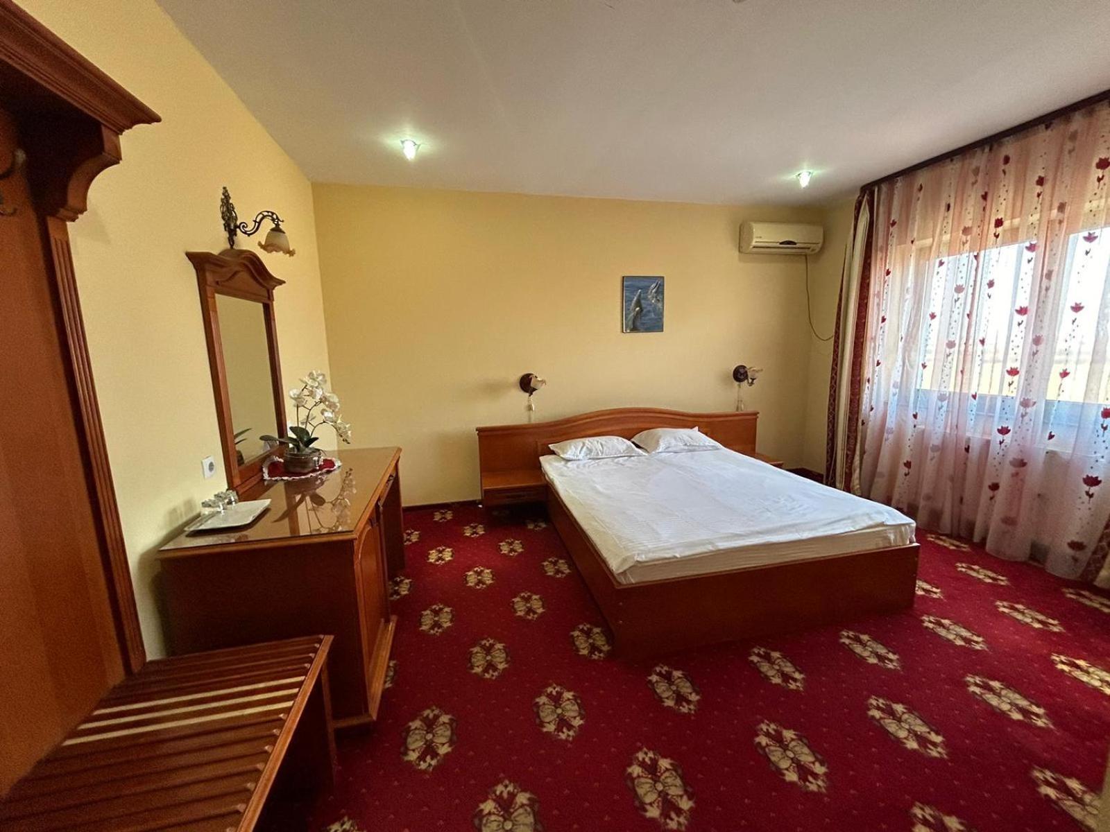 Hotel Coral Сату-Маре Екстер'єр фото