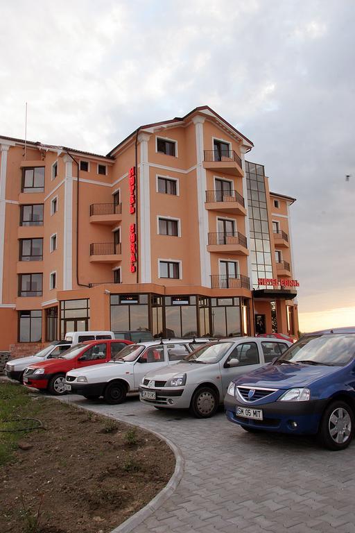 Hotel Coral Сату-Маре Екстер'єр фото