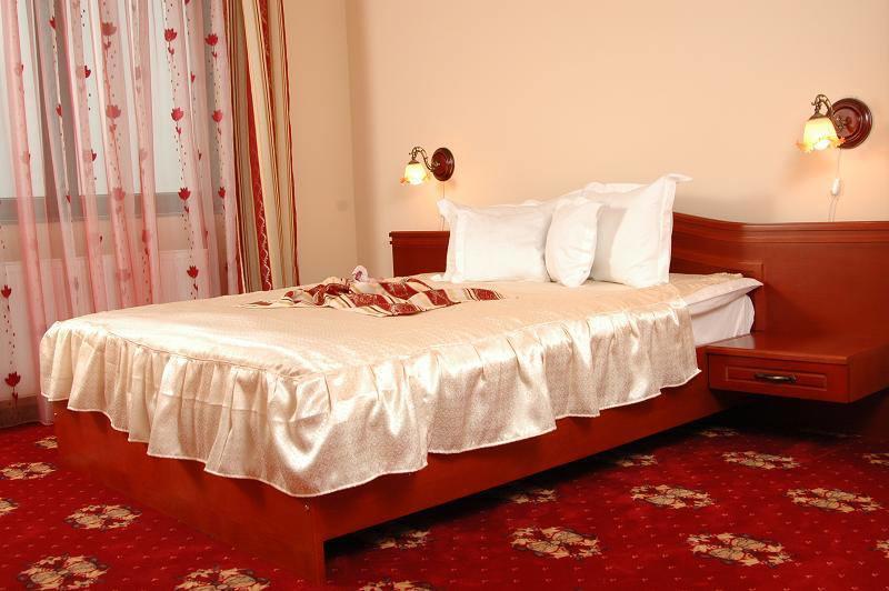 Hotel Coral Сату-Маре Екстер'єр фото